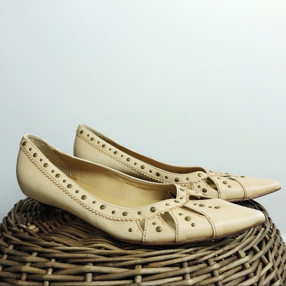 Studded cream leather kitten heal by JONAK Paris. - Picture 5 of 5